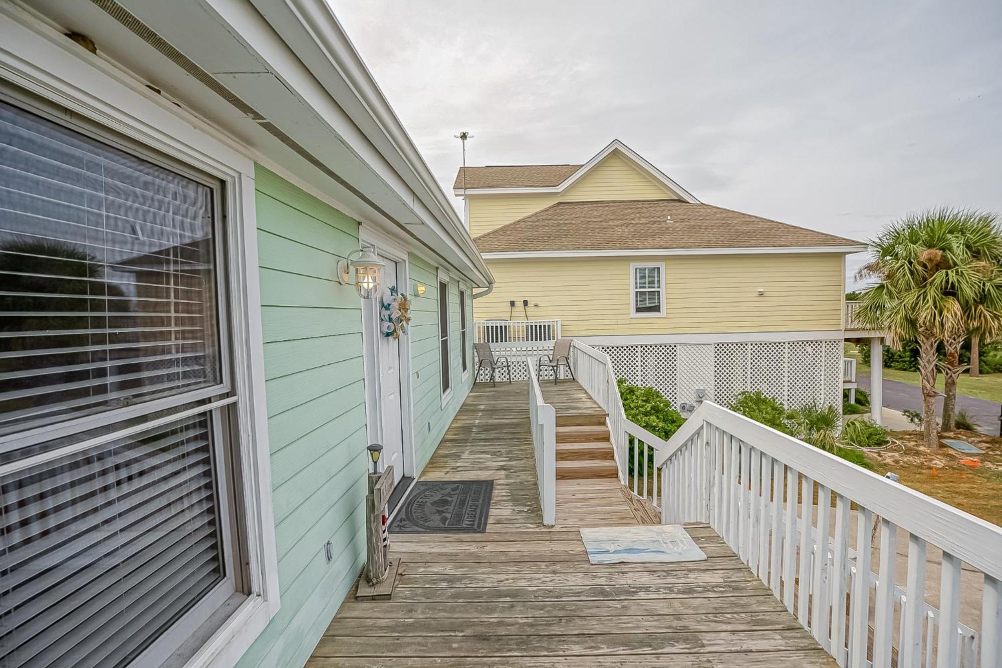 Four-Bedroom House With Great View! Pool Across The Street! Hunting Island Pass! Harbor Island Extérieur photo